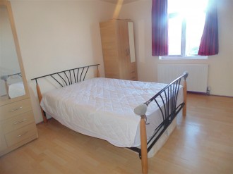 Seven Sisters Road, London