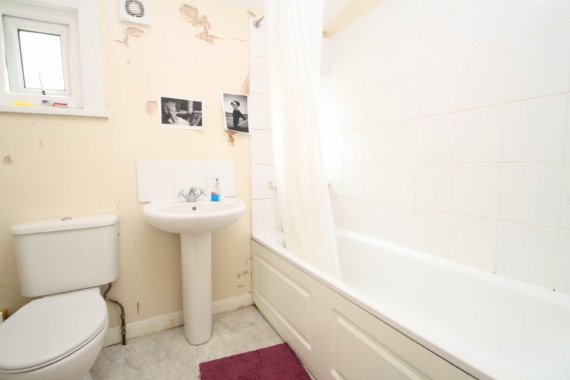 Images for Crescent Road, N22