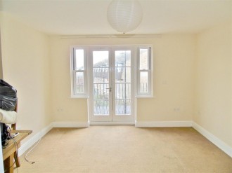 Lincoln Road, Enfield, EN1