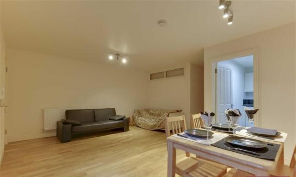 Images for High Road, London