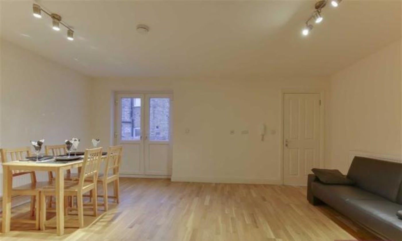 Images for High Road, London