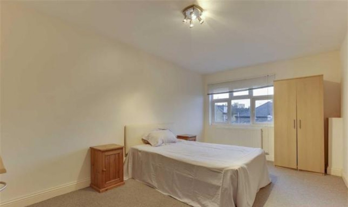 Images for High Road, London