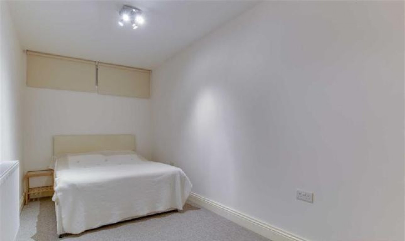 Images for High Road, London