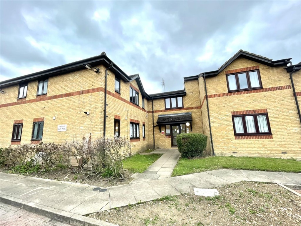 Alexander Court, Victoria Close, Cheshunt, Waltham Cross, 1 bedroom ...