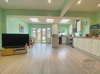 Melbourne Way, Enfield