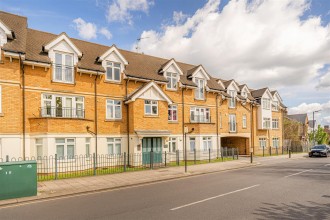 Trinity Avenue, Enfield