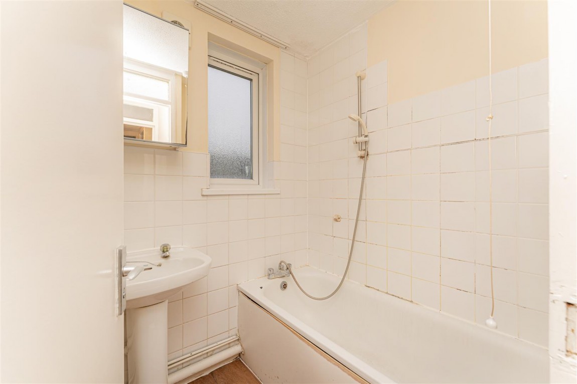 Images for Lytchet Way, Enfield (Chain Free)