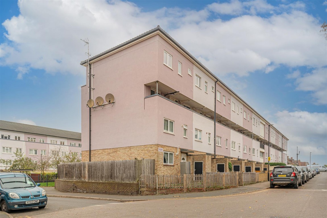 Images for Lytchet Way, Enfield (Chain Free)