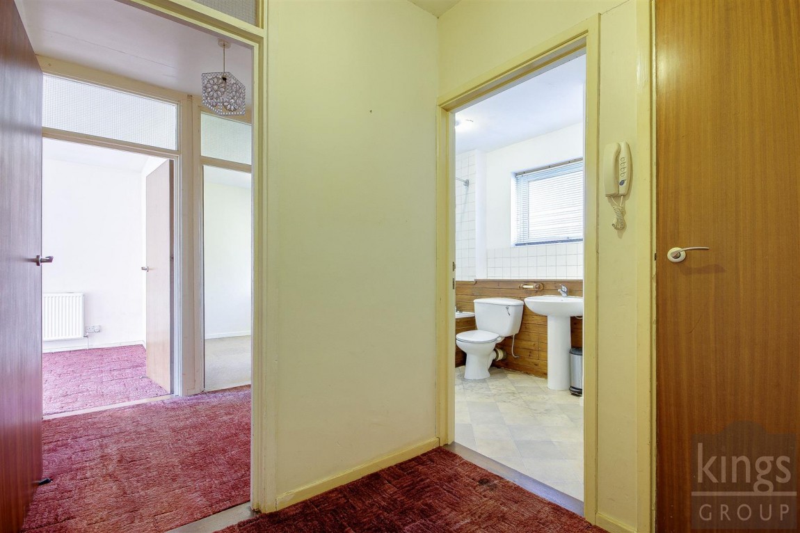 Images for Roundhedge Way, Enfield