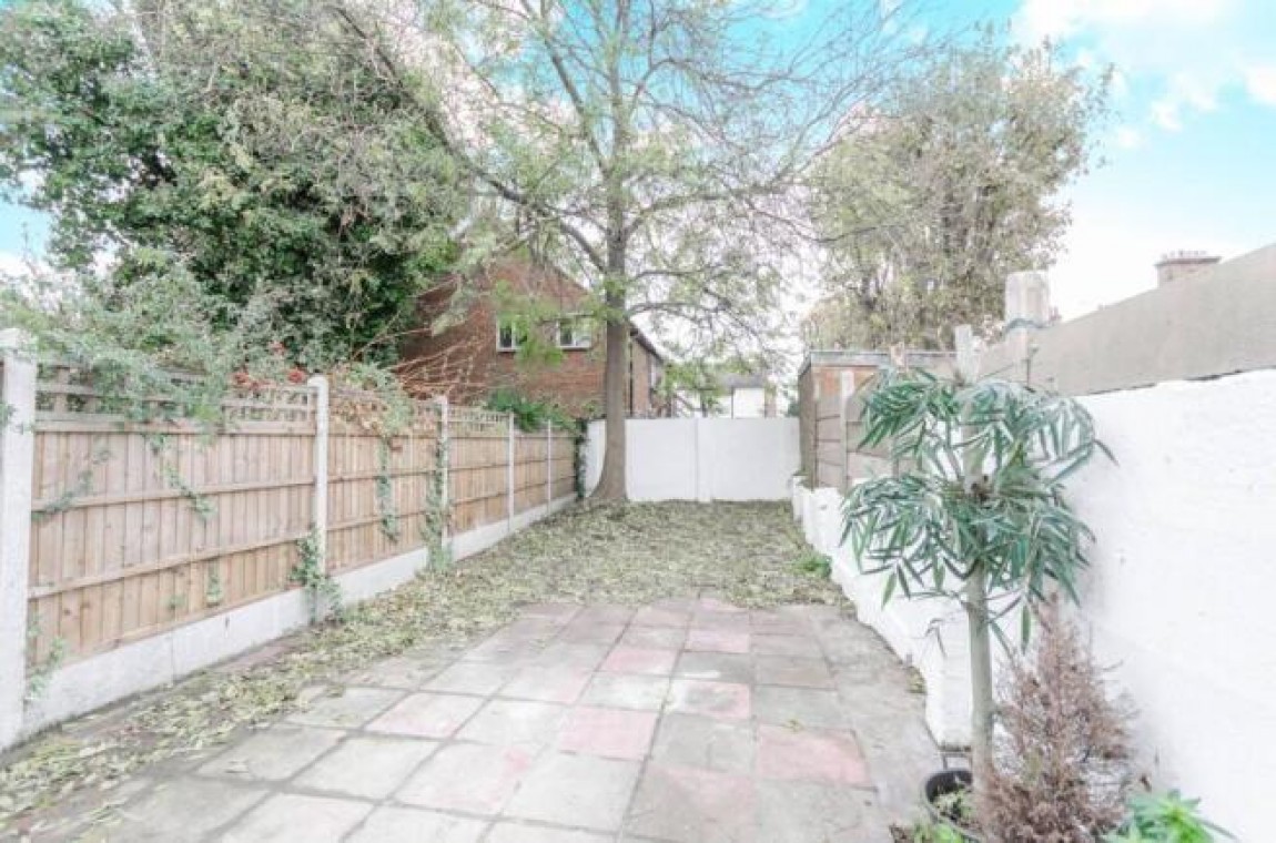 Images for Grosvenor Park Road, London