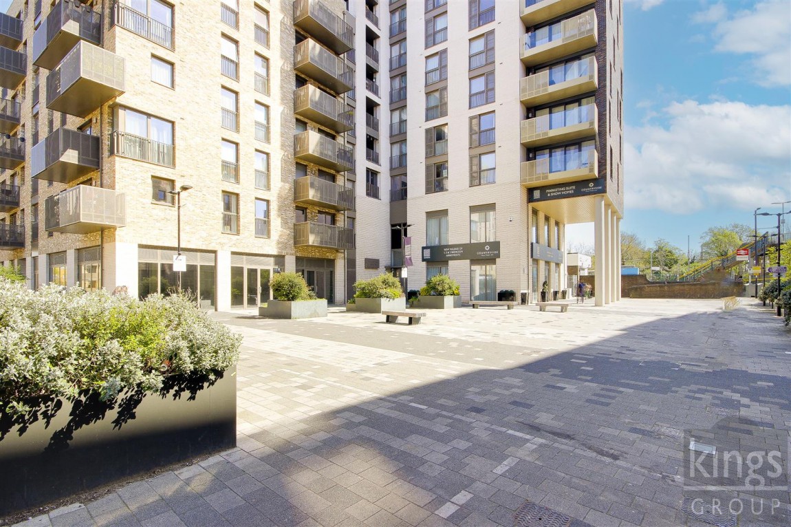 Images for Peregrine point, Enfield