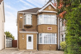 Cowland Avenue, Enfield