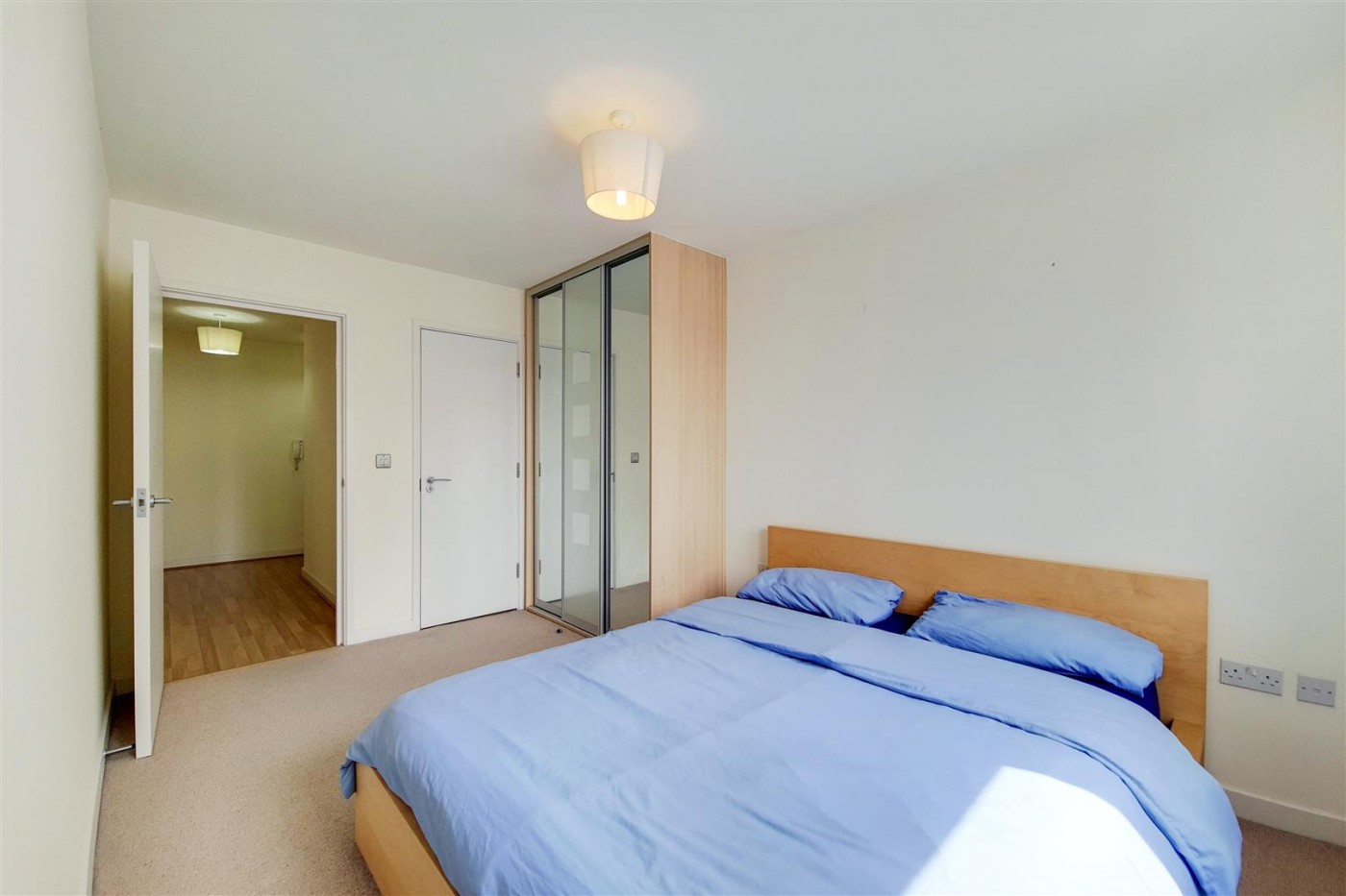 Images for Hillyfield, London