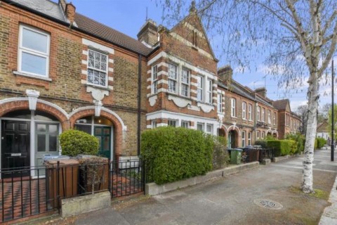 Winns Avenue, London - EAID:KingsGroupApi2020, BID:90993-1952