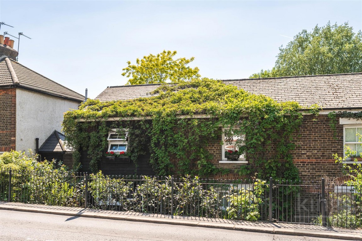 Images for Slades Hill, Enfield