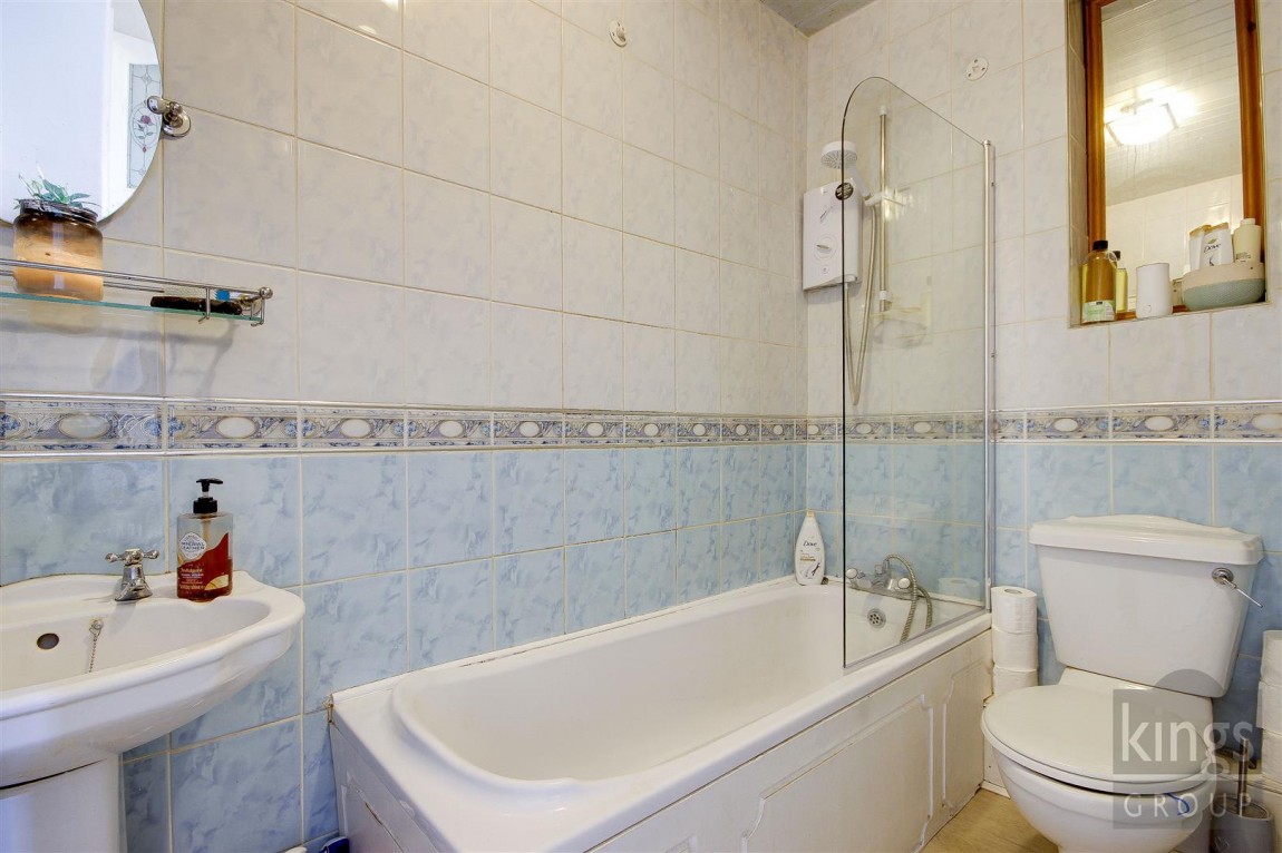 Images for Stoneleigh Avenue, Enfield