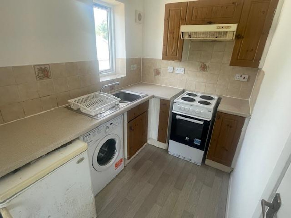 Images for Ainsley Close, Edmonton