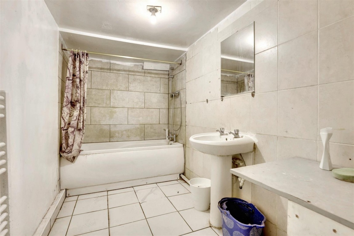 Images for Upton Lane, London