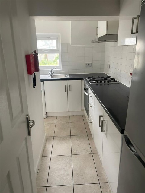 Cowper Road, Colliers Wood, London - EAID:KingsGroupApi2020, BID:30208-12