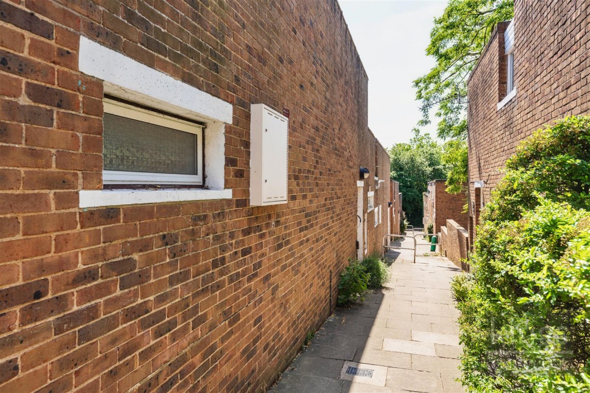 Images for Bishopsfield, Harlow