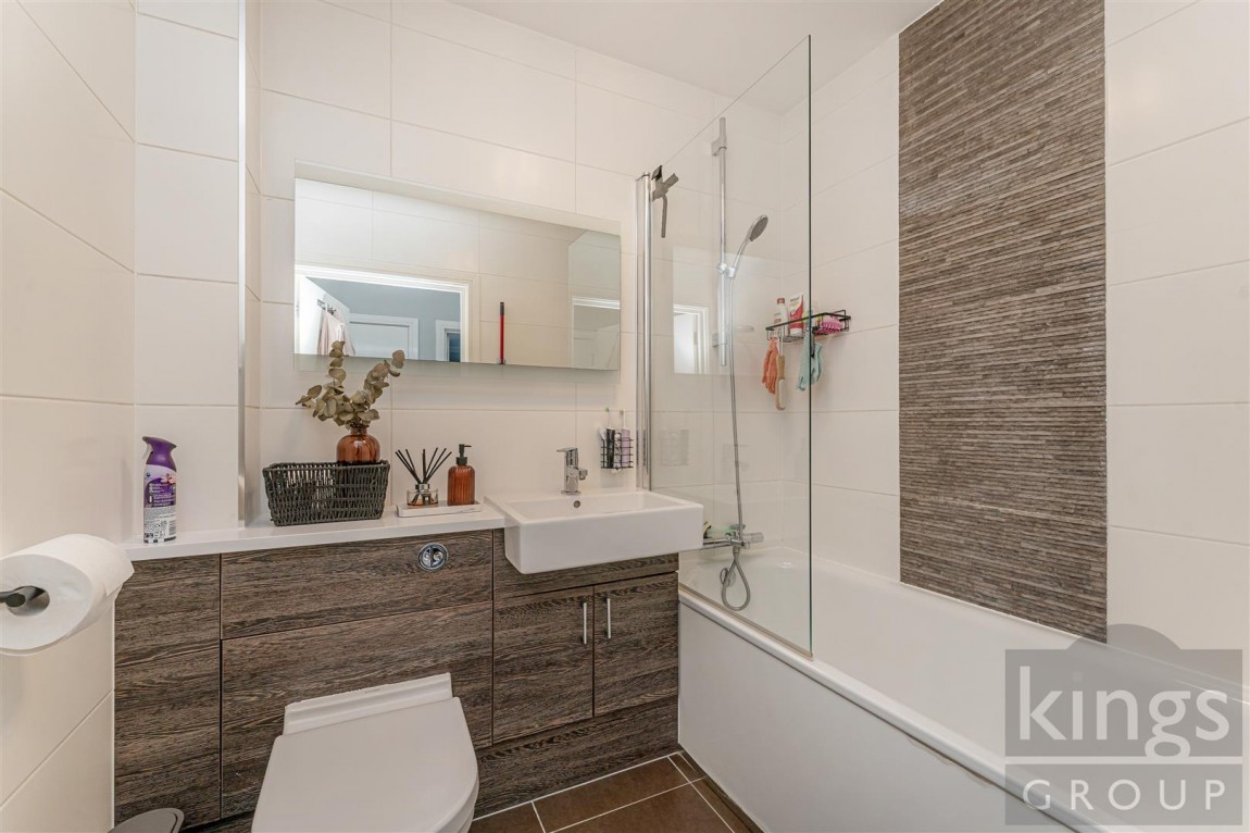 Images for Lowe Close, Chigwell