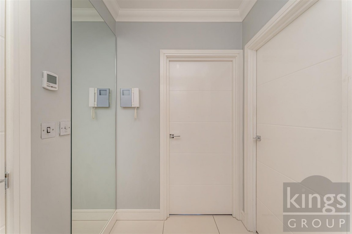 Images for Lowe Close, Chigwell