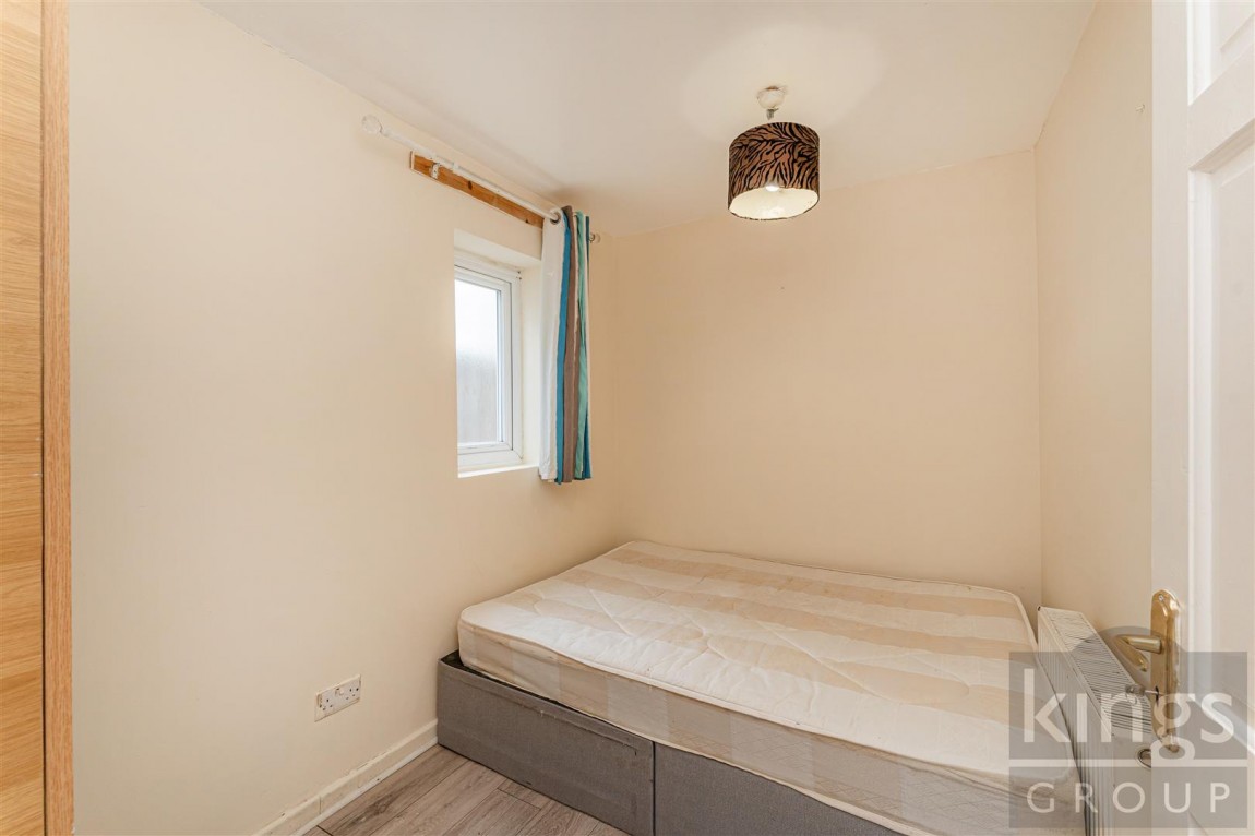 Images for Stoneleigh Avenue, Enfield