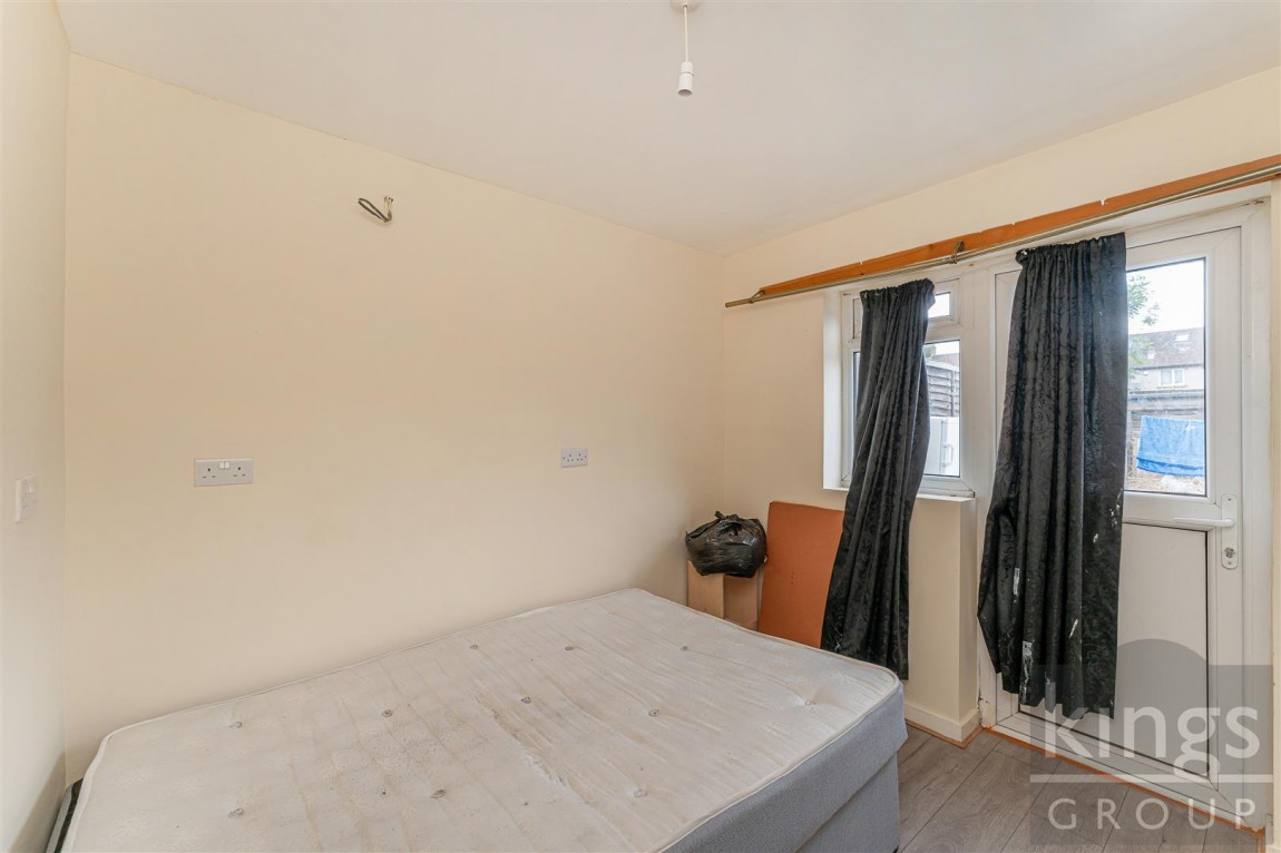 Images for Stoneleigh Avenue, Enfield