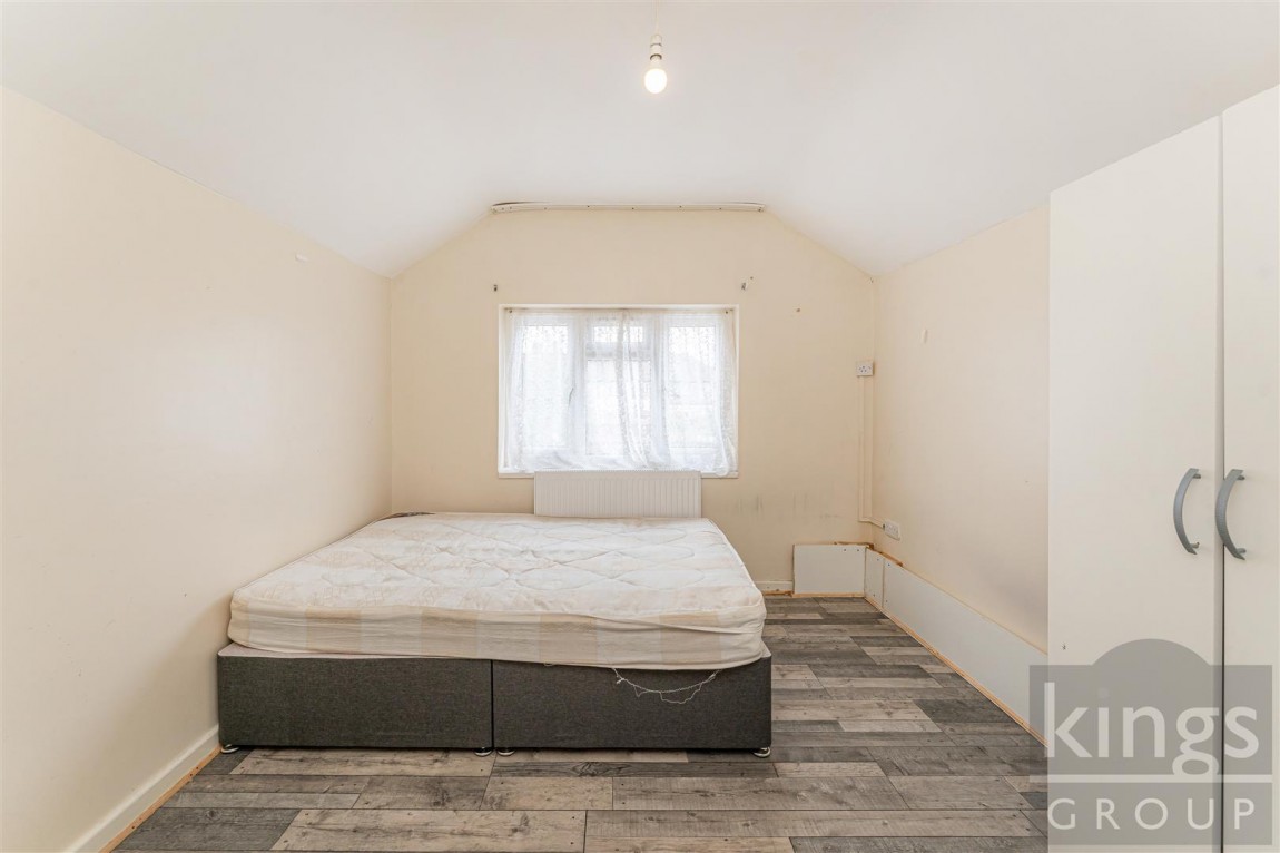 Images for Stoneleigh Avenue, Enfield