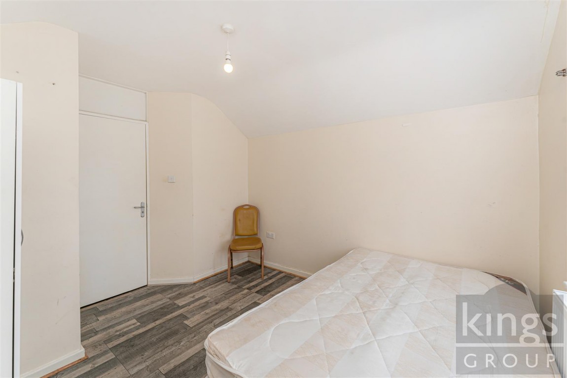 Images for Stoneleigh Avenue, Enfield