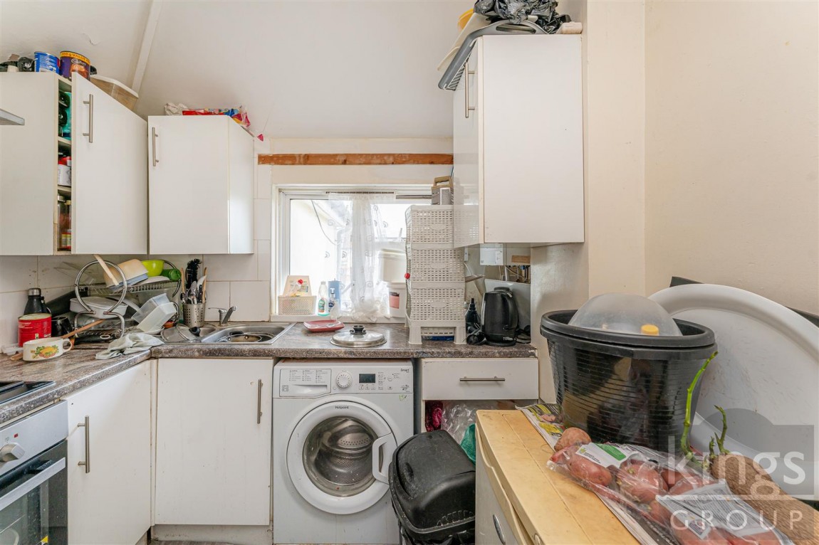 Images for Stoneleigh Avenue, Enfield