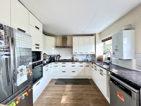 Hare Street Springs, Harlow - EAID:KingsGroupApi2020, BID:92277-2192