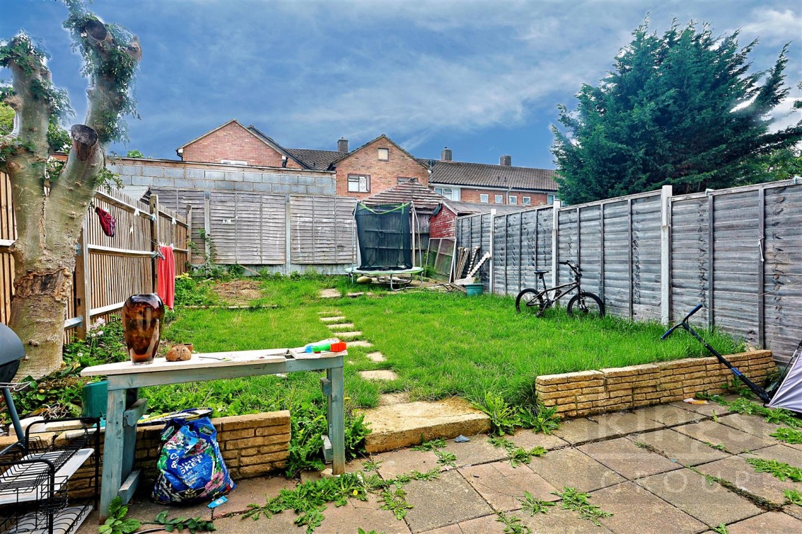 Images for The Hides, Harlow