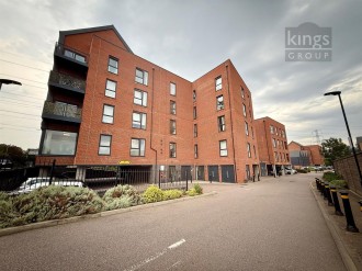 Hazlemere Marina, Waltham Abbey