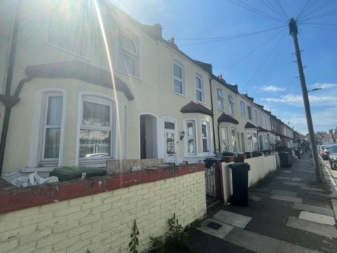 Cornwallis Grove, Edmonton - EAID:KingsGroupApi2020, BID:90995-1957
