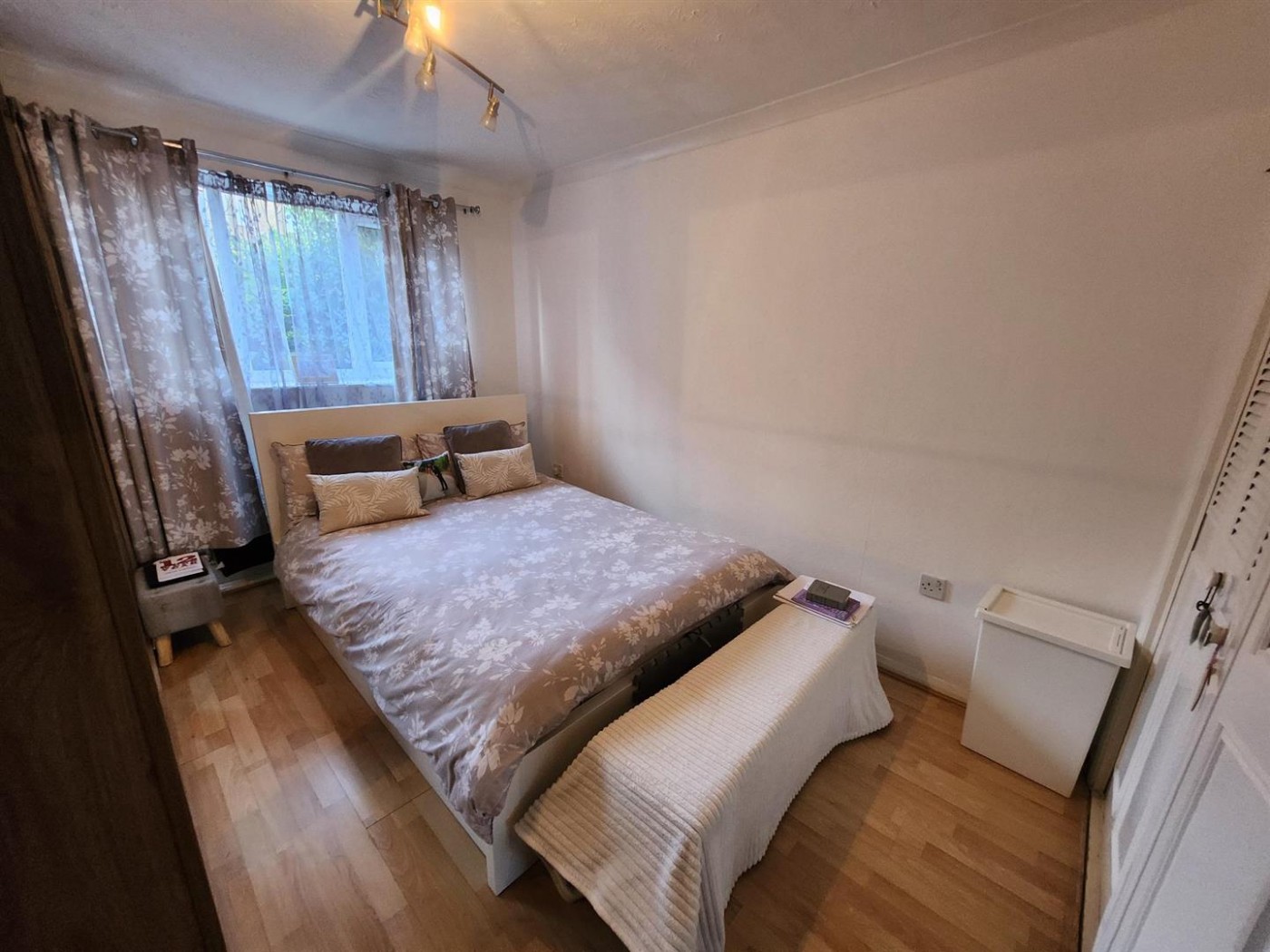 Images for Chingford Avenue, London