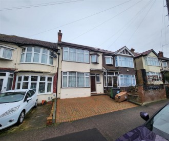 Albert Avenue, Chingford