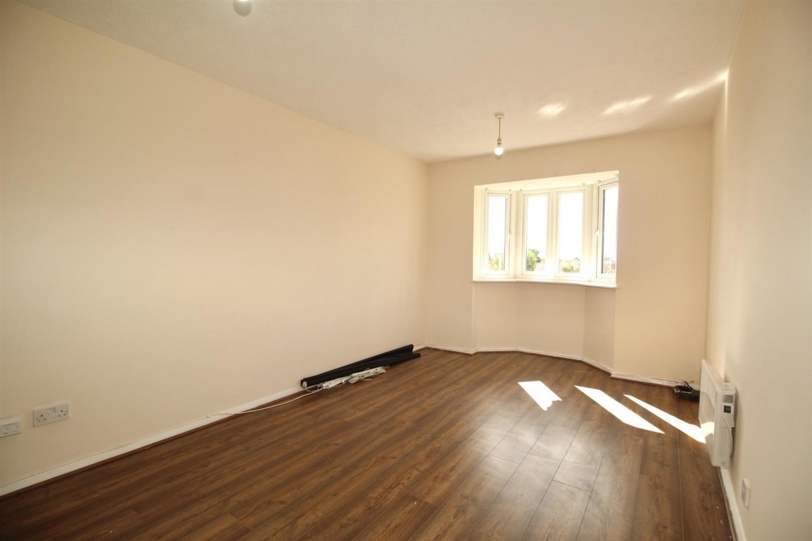 Images for Tennyson Close, Enfield