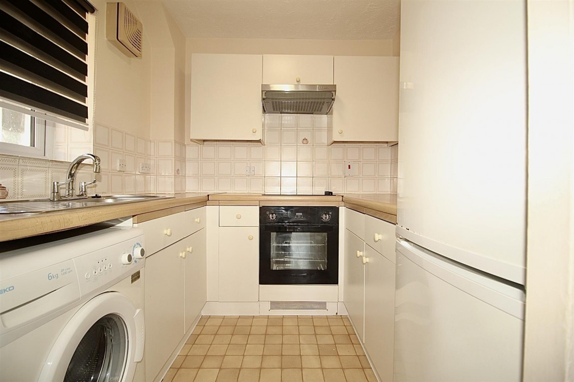 Images for Tennyson Close, Enfield