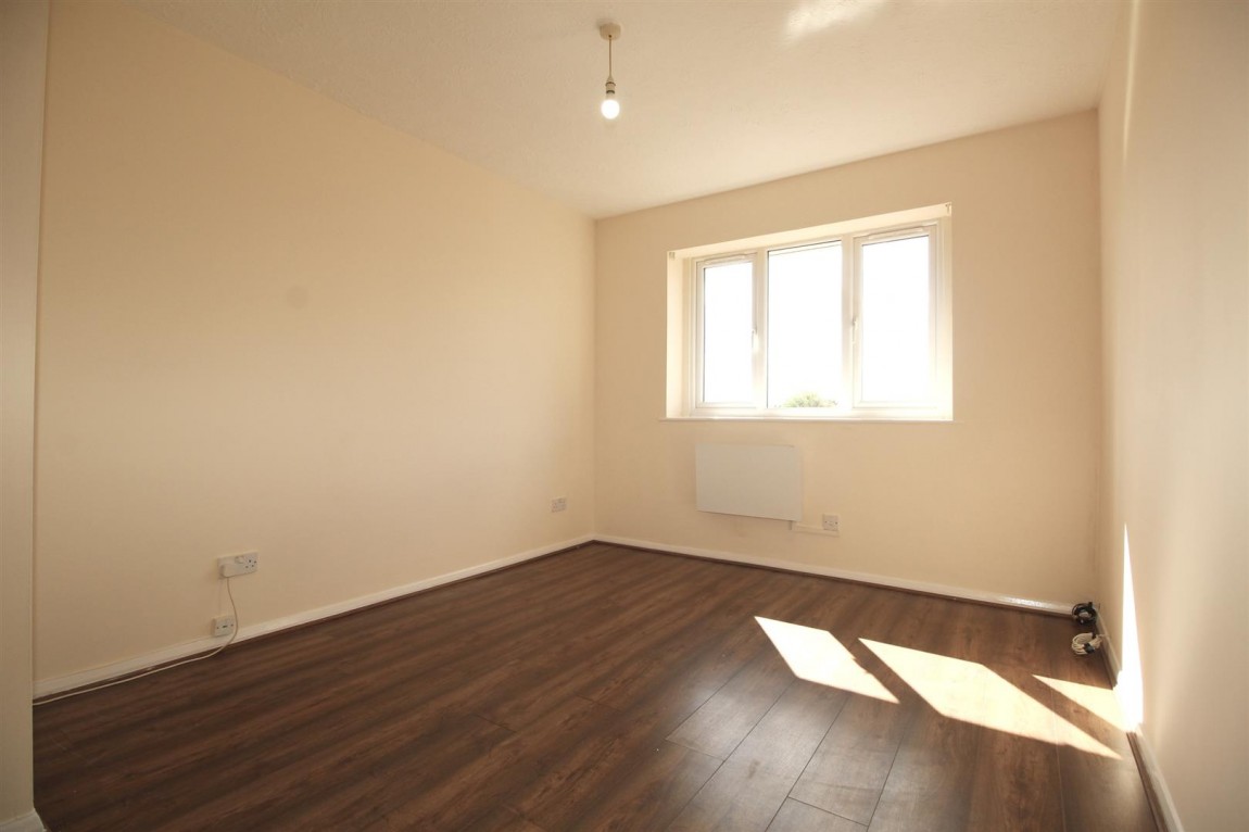 Images for Tennyson Close, Enfield