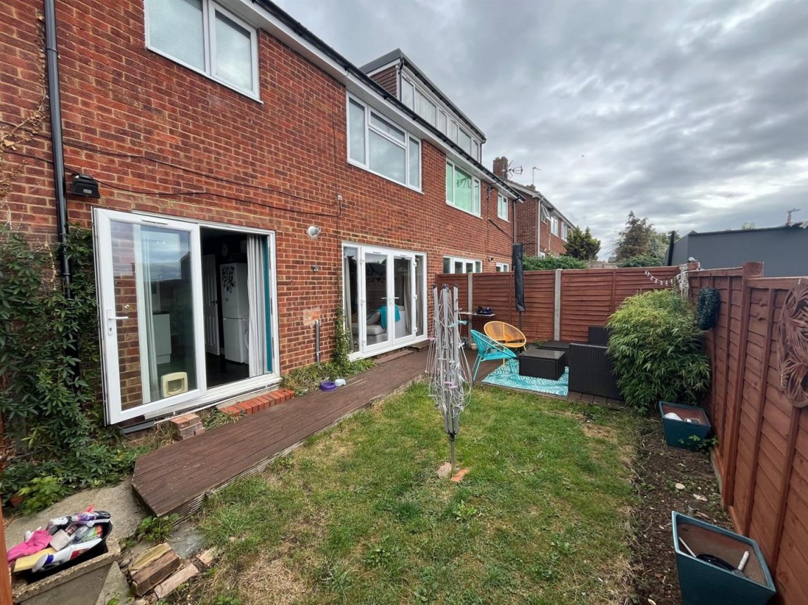 Images for Roundhills, Waltham Abbey