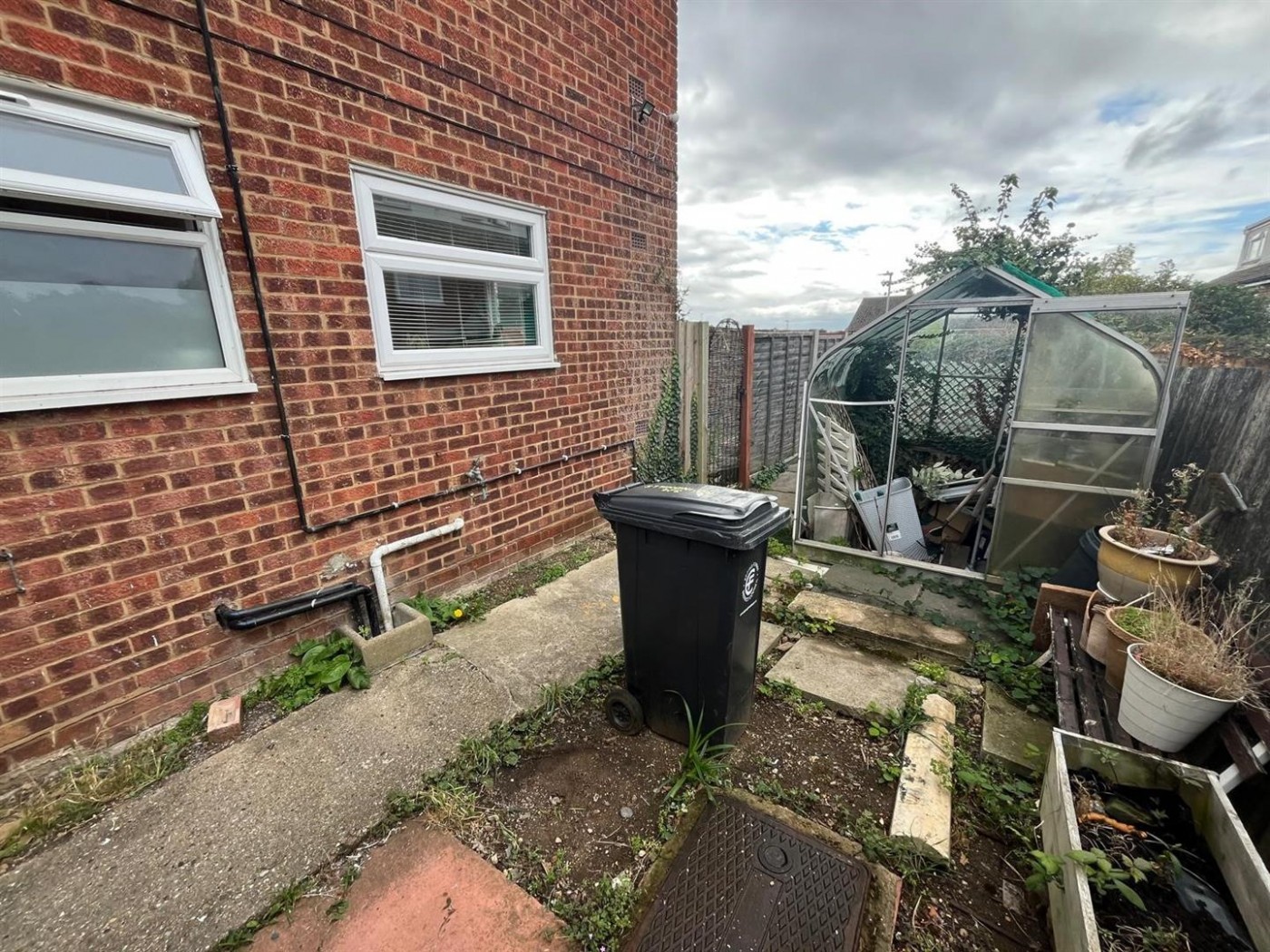 Images for Roundhills, Waltham Abbey