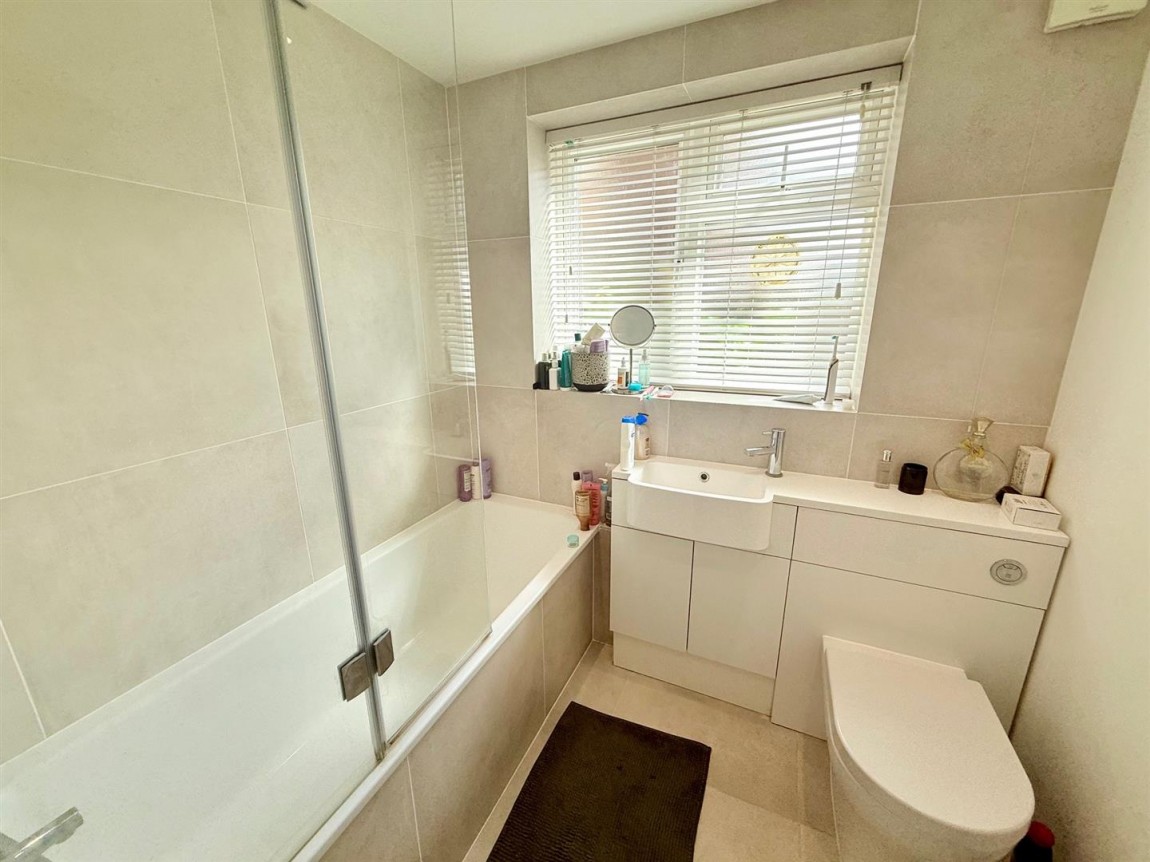 Images for Connaught Avenue, London