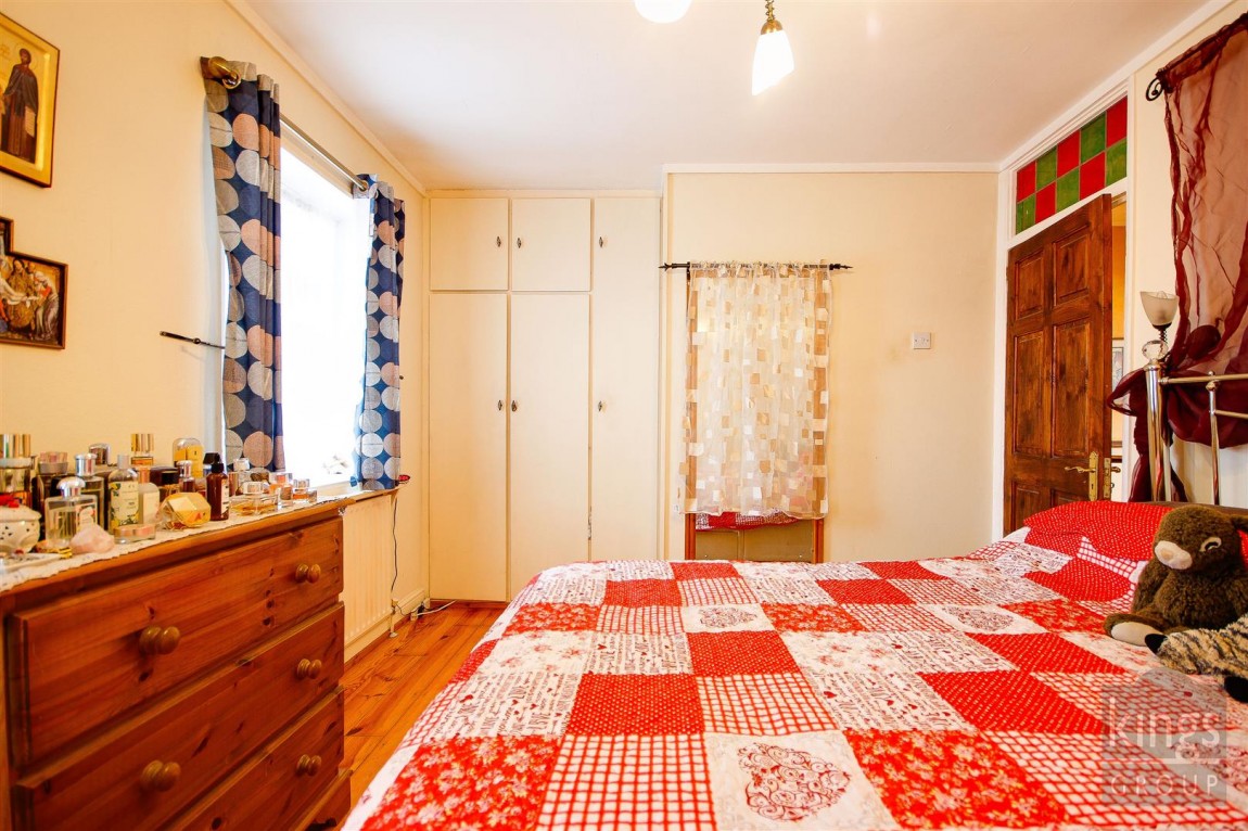 Images for Pembroke Avenue, Enfield