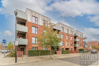 Canning Square, Enfield