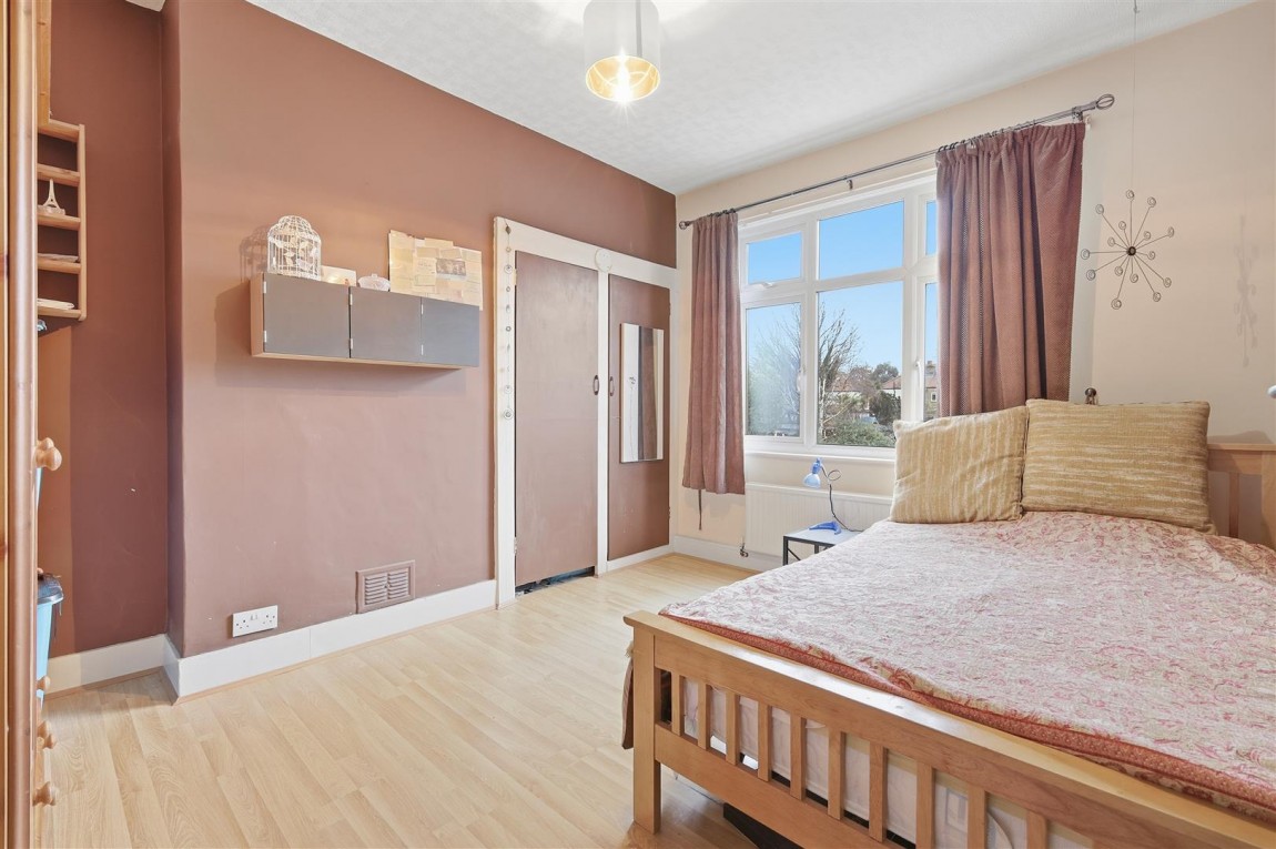 Images for Ridge Crest, Enfield