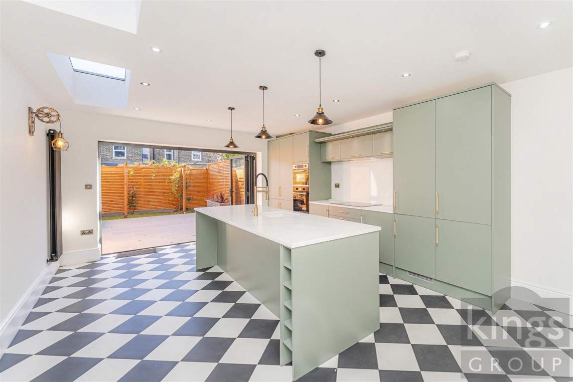 Images for Pembar Avenue, London