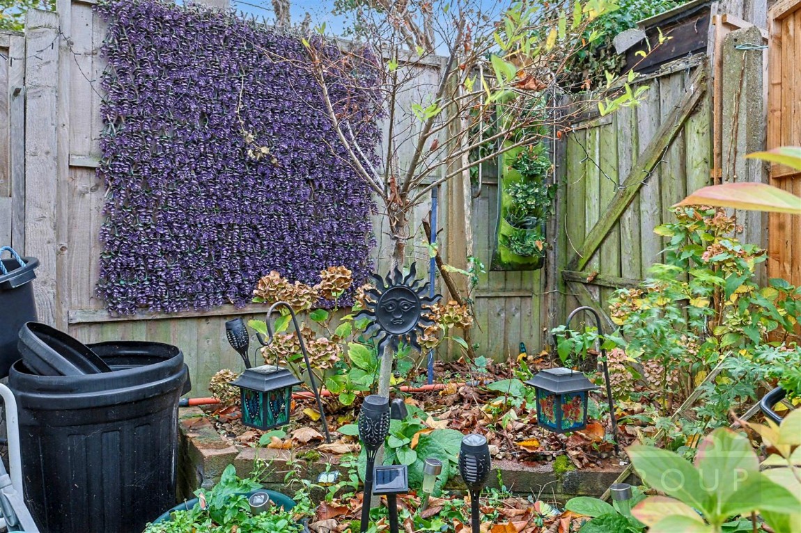 Images for Curzon Avenue, Enfield