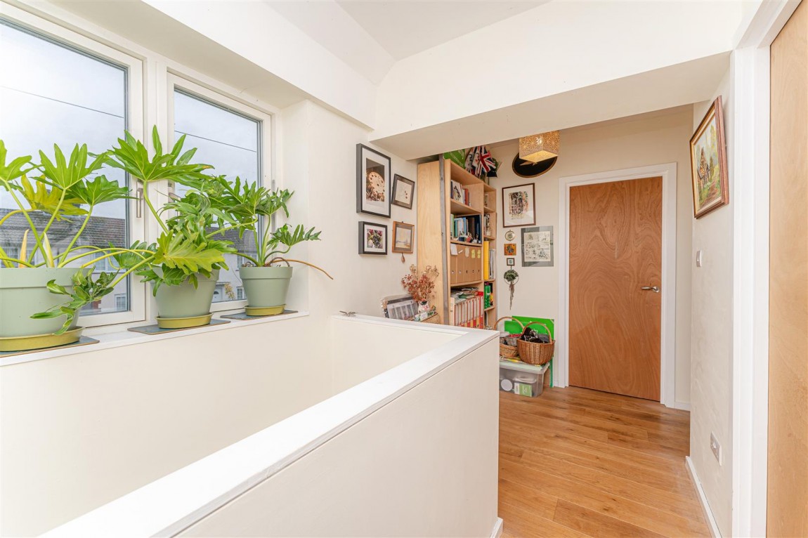 Images for Weir Hall Road, London