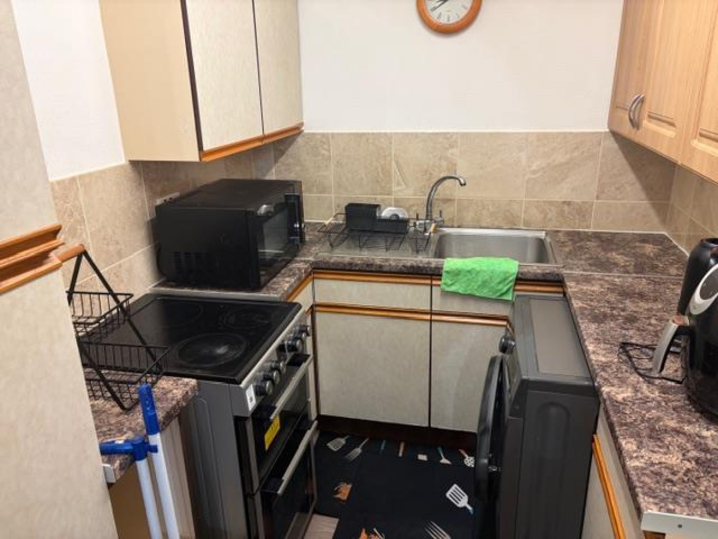 Images for Ainsley Close, Edmonton